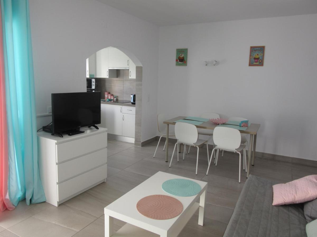 Apartment Spacious Comfort 1 Bedroom With Pool 300m From The